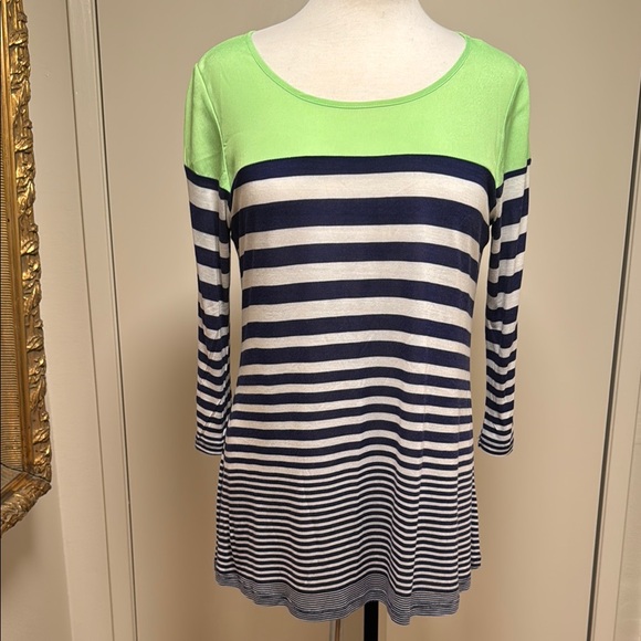 Romeo and Juliet couture long sleeves striped top. - Picture 1 of 4